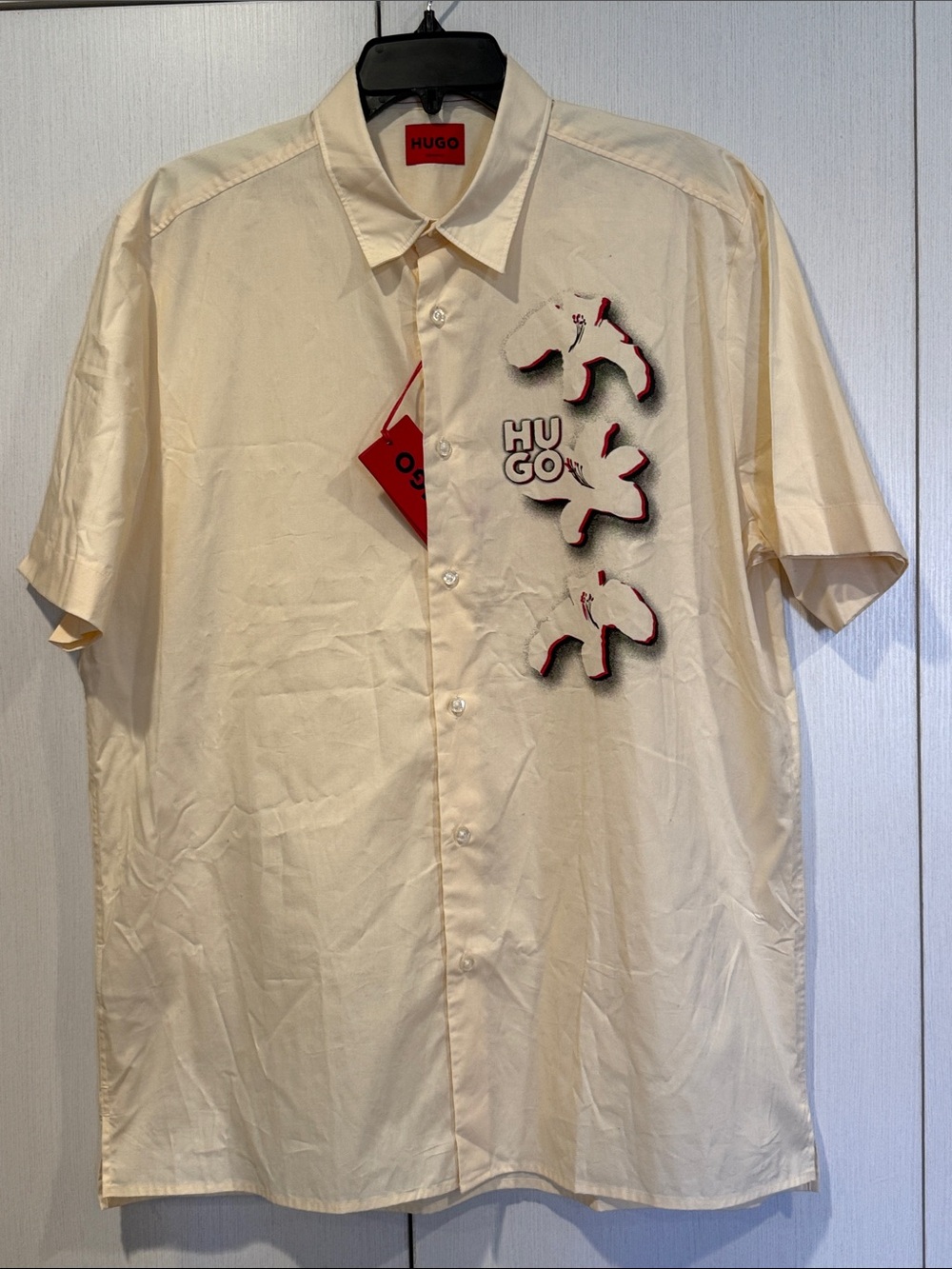 HUGO Cream Short-Sleeve Button-Down Shirt with Red Logo Accents